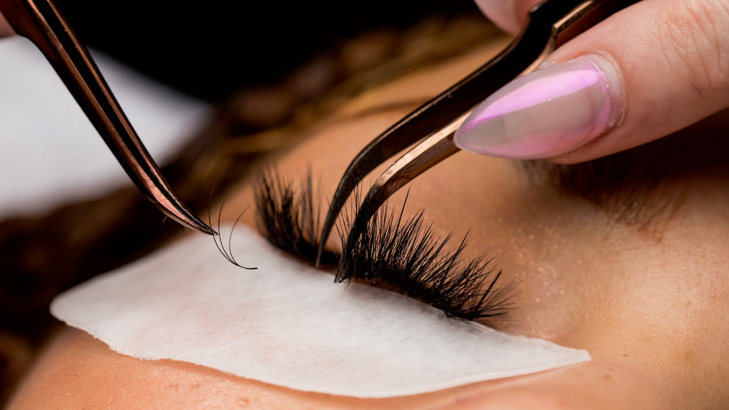 GT Lash Co Premade Lash Fans now on sale for just $10 - available in 3D / 4D / 5D / 6D / 8D / 10D / 12D / 14D / Volume / Wispy.