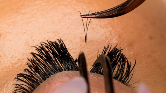 Premade vs Handmade Lash Fans: Speed, Retention, Profit