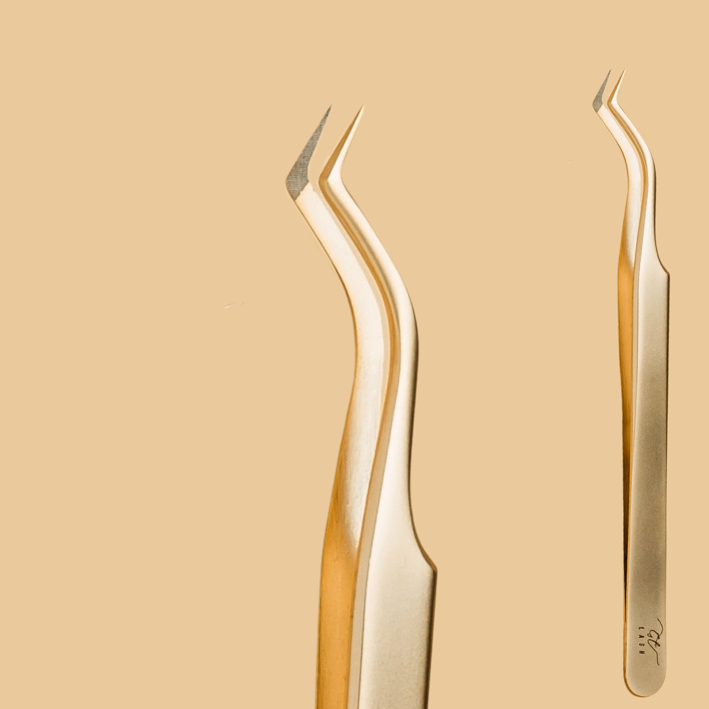 Close-up of the T1 Corner Control Tweezer from GT Lash Co, featuring an ultra-fine angled fiber tip designed for precise inner corner lash isolation — essential for professional lash artists working with classic and hybrid lash extensions.